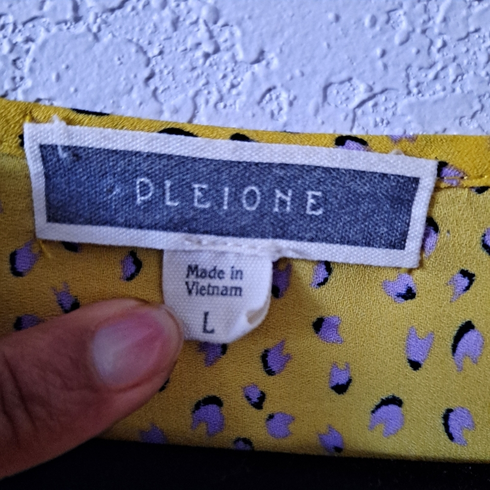 Pleione Yellow V Neck Peplum Blouse - Picture 4 of 7